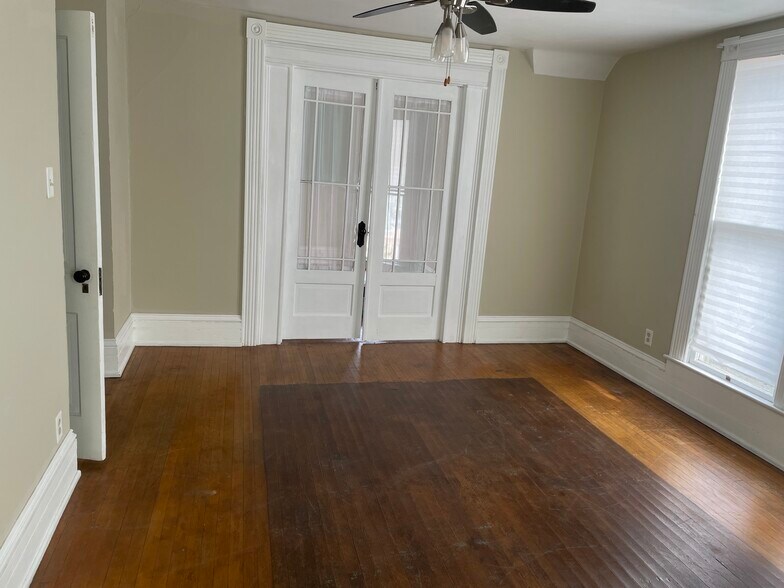 Building Photo - 2424 S Harrison St