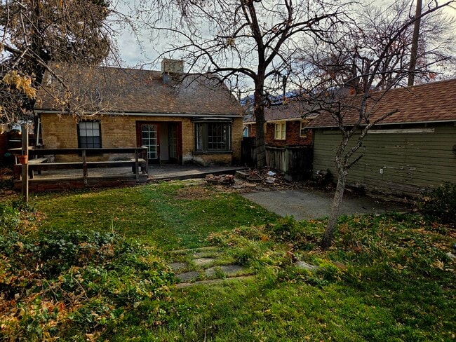 Building Photo - 2528 Beverly St E