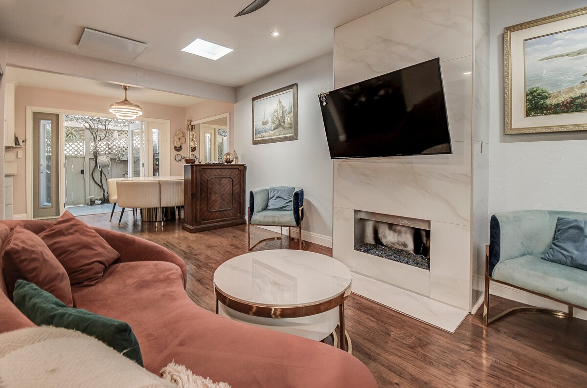 Building Photo - 11 Seamist Ct