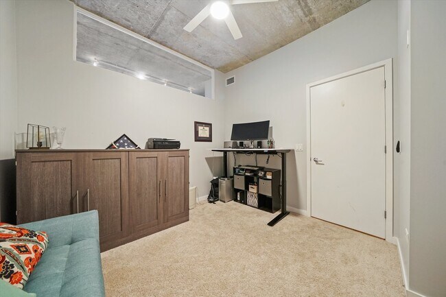 Building Photo - 700 N Larrabee St