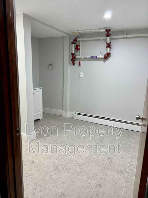 Building Photo - 262 Illinois St