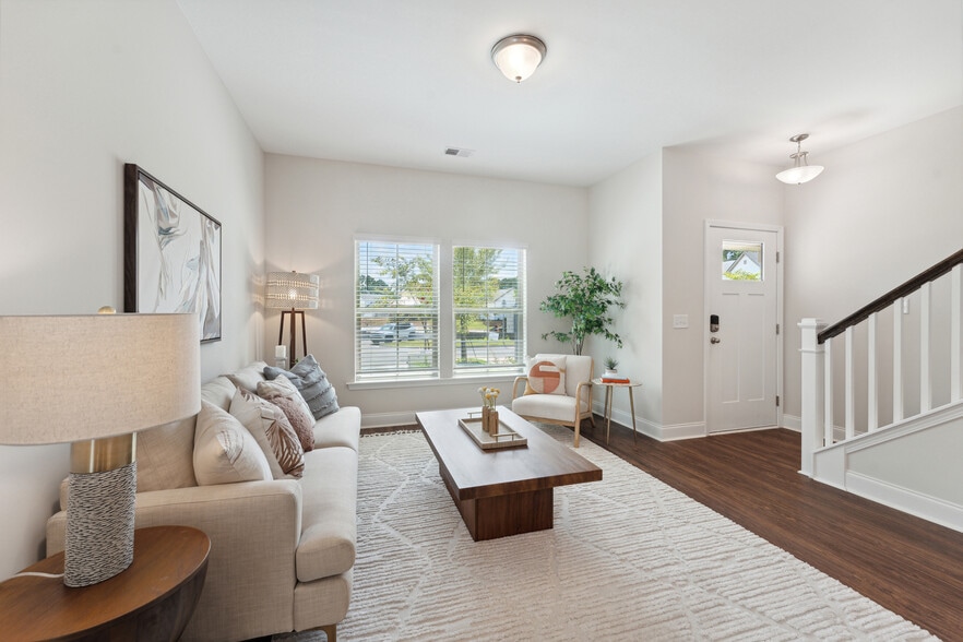 Building Photo - Pinewind at Liberty Hall