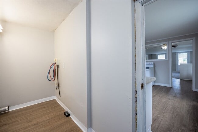 Building Photo - 757 Holt Rd