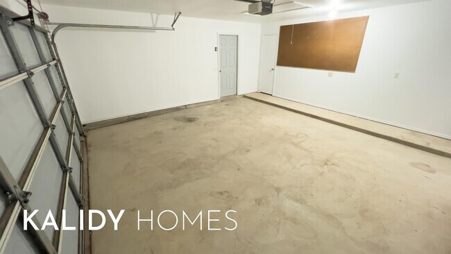Building Photo - 9317 Apple Dr