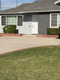 Building Photo - Fullerton Single Story Beauty