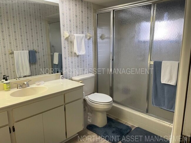 Building Photo - Fully Furnished Golf Course Villa