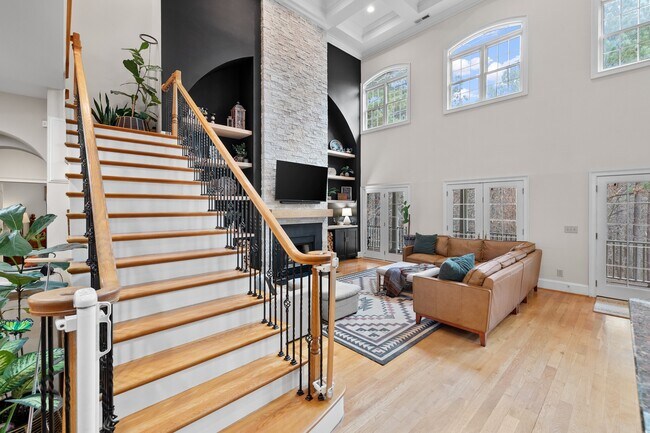 Building Photo - 11 Grey Oak