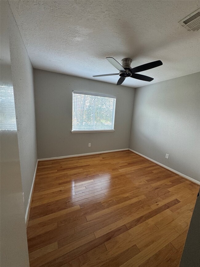 Building Photo - 7138 River Garden Dr