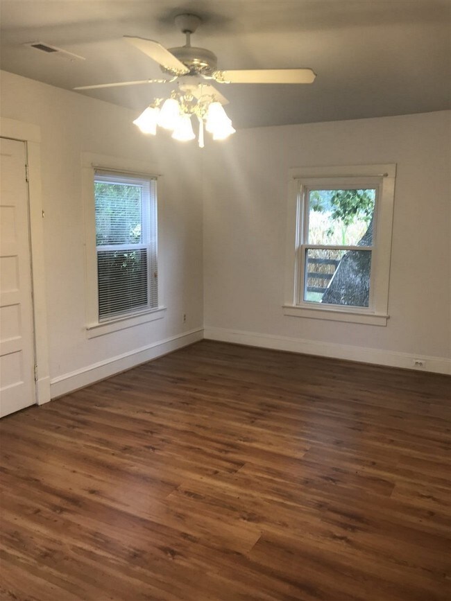 Building Photo - 83 Whitlock Rd