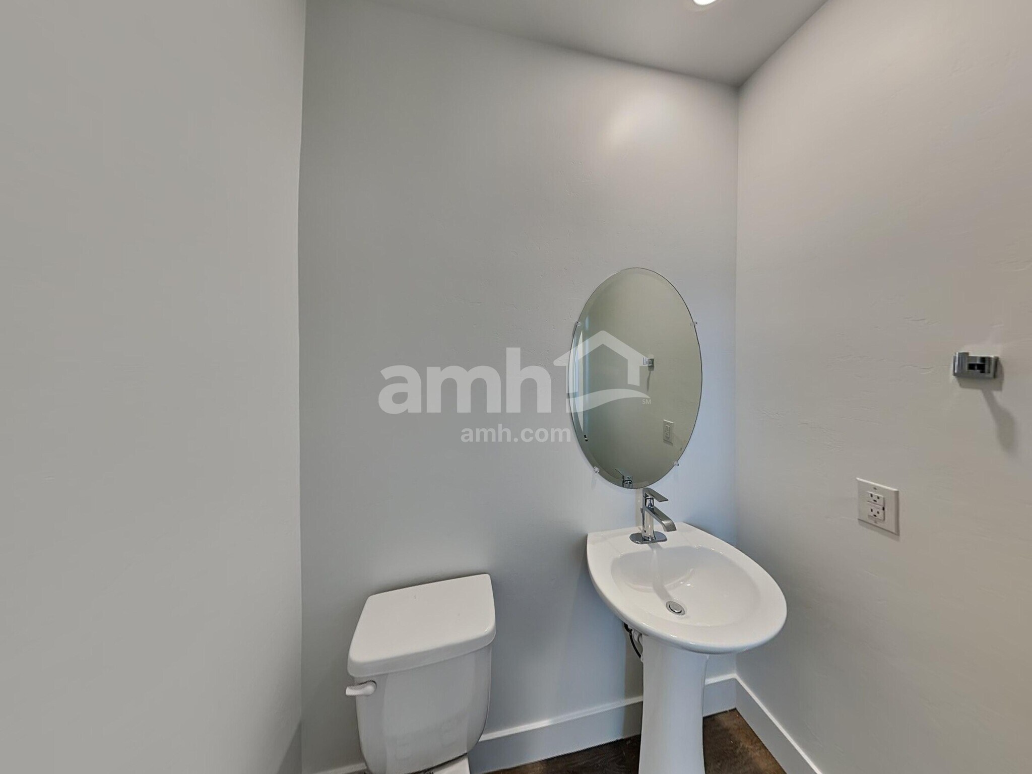 Building Photo - 9585 Harkes Dr