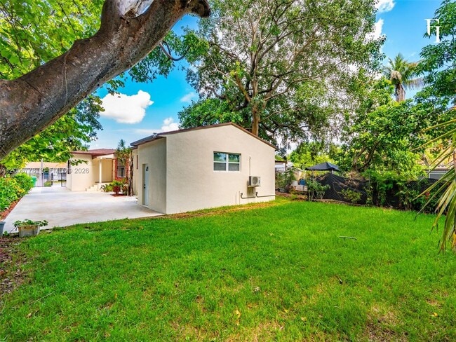 Building Photo - 3228 NW 11th Ave