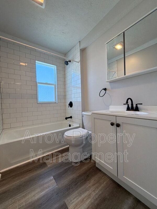 Building Photo - 926 A St