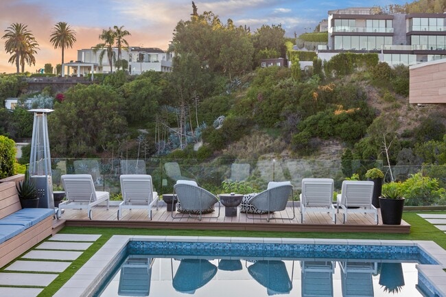 Building Photo - 1439 Devlin Dr