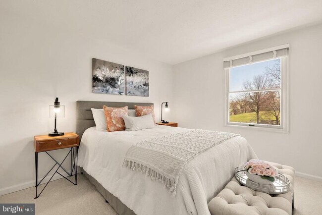Building Photo - 6003 Chicory Pl