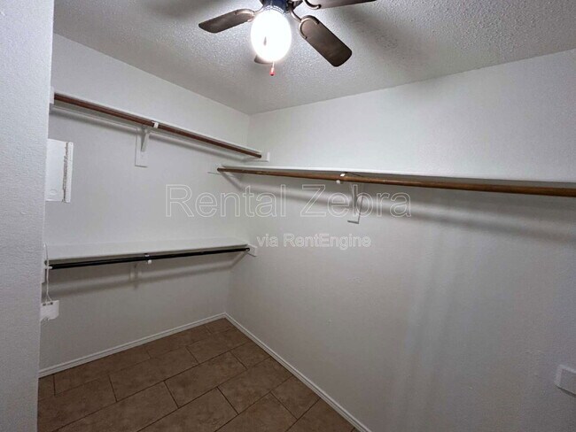 Building Photo - 4001 Cypress Gardens Dr