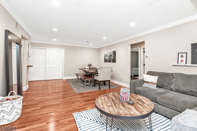 Building Photo - 52 Brookside Ln