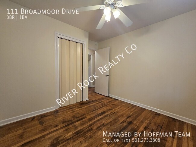 Building Photo - 111 Broadmoor Dr