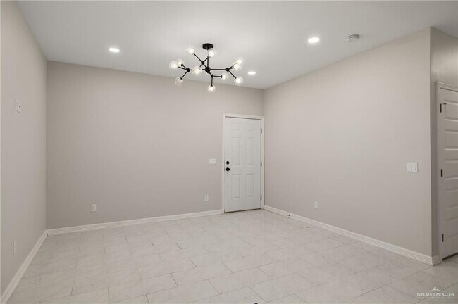 Building Photo - 20 Larkspur Ave