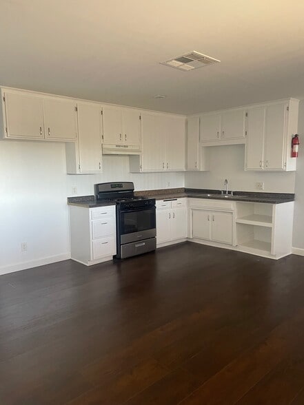 Building Photo - 6003 Craner Ave