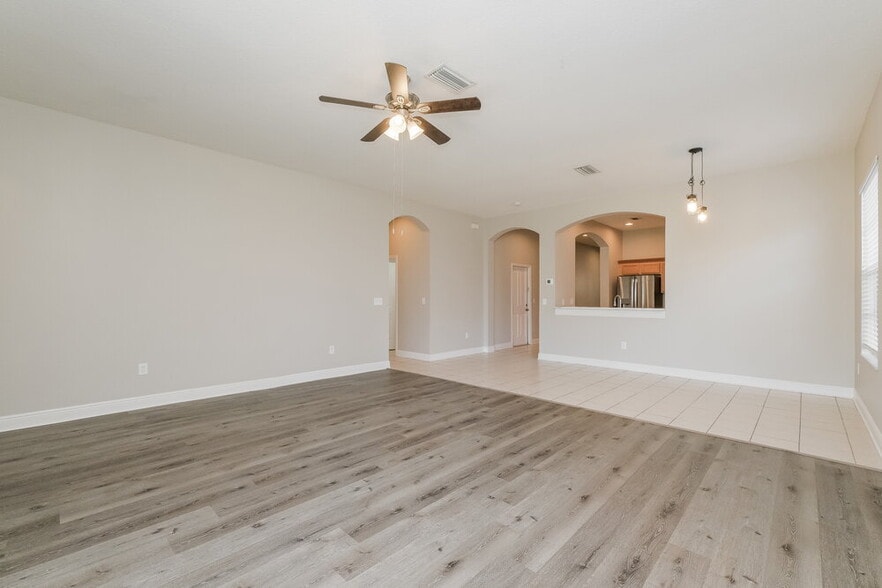 Building Photo - 8510 Lagerfeld Dr