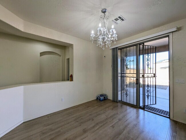 Building Photo - 5770 W Golden Ln