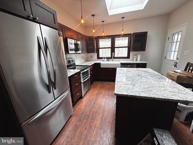 Building Photo - 864 Dogwood Trail