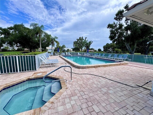 Building Photo - 6505 Stone River Rd