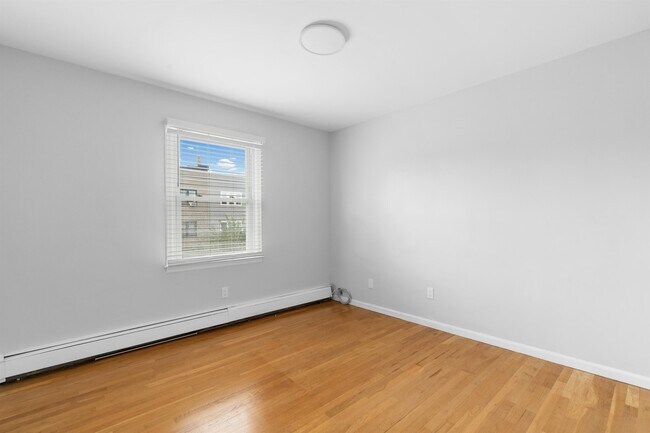 Building Photo - 226 Webster Ave
