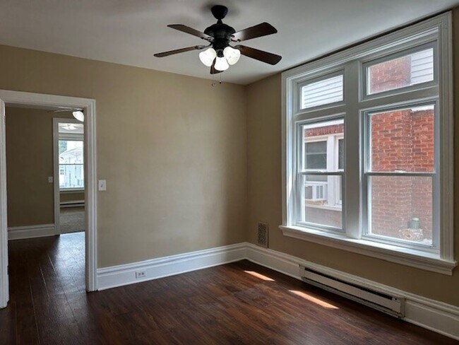 Building Photo - 172 E Emaus St