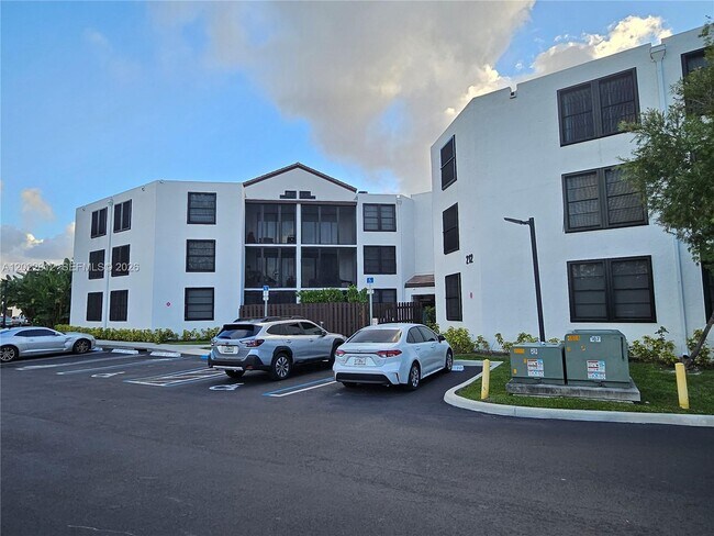 Building Photo - 212 Lake Pointe Dr