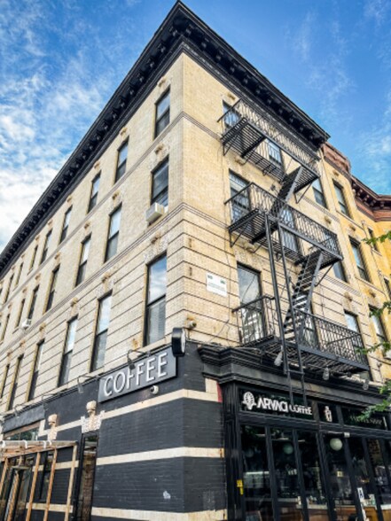 Building Photo - 764 St Johns Pl