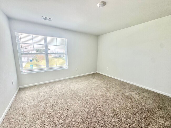 Building Photo - Available NOW! 4bedrom 2.5bath in Rincon, GA