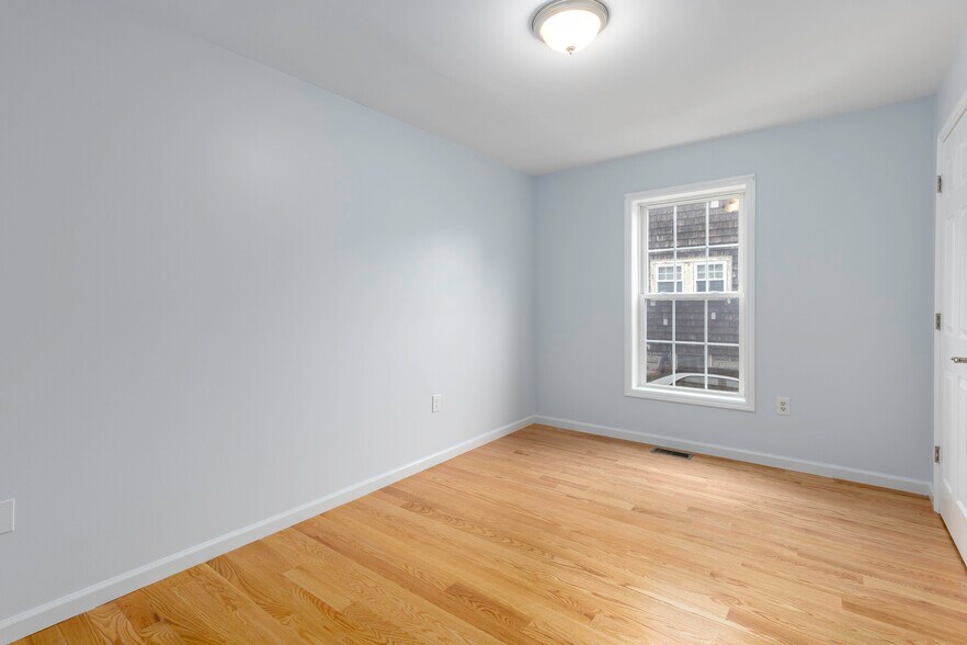 Building Photo - 45 Harvard St