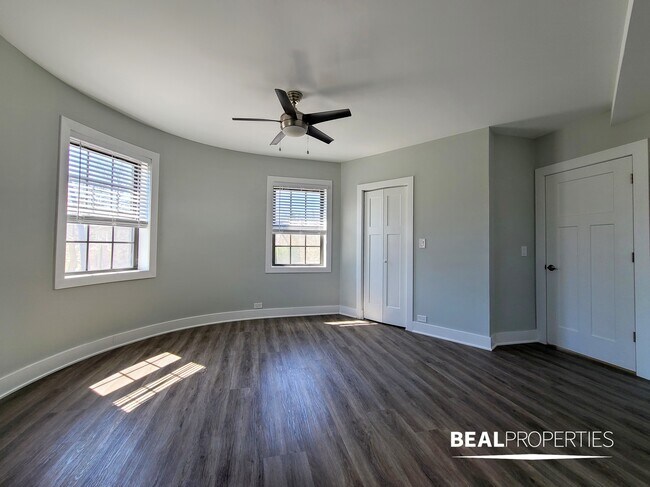 Building Photo - 730 Judson Ave