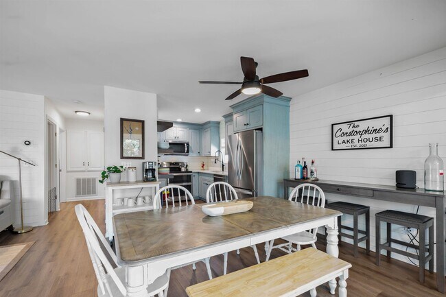 Building Photo - 375 Arrowhead Trail NE