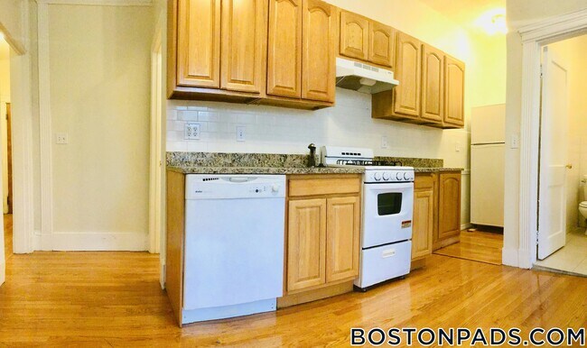 Building Photo - 171 Hemenway St