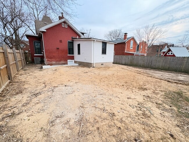 Building Photo - 511 Court St