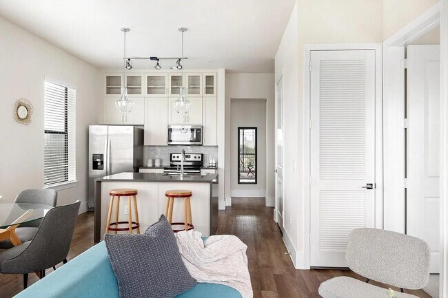 Building Photo - 1508 Blodgett St