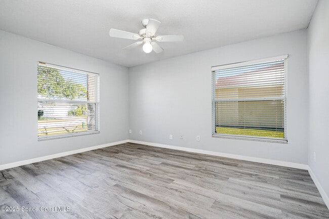 Building Photo - 651 Benton Dr