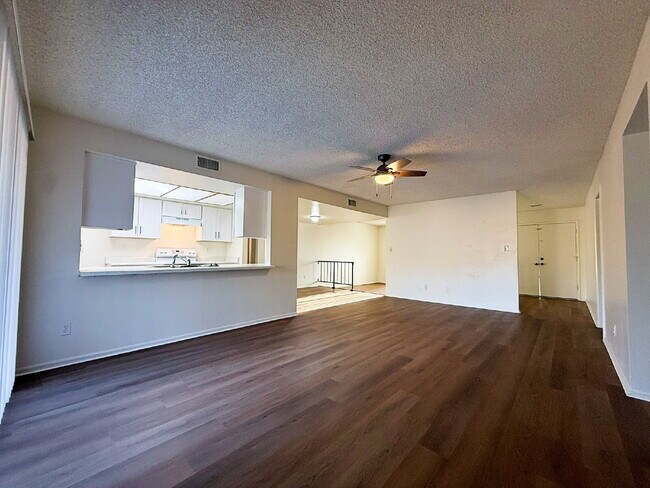 Building Photo - Spacious North Phoenix Home on Large Lot – Move-In Ready!