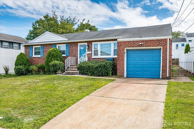 Building Photo - 9 Wedgewood Dr