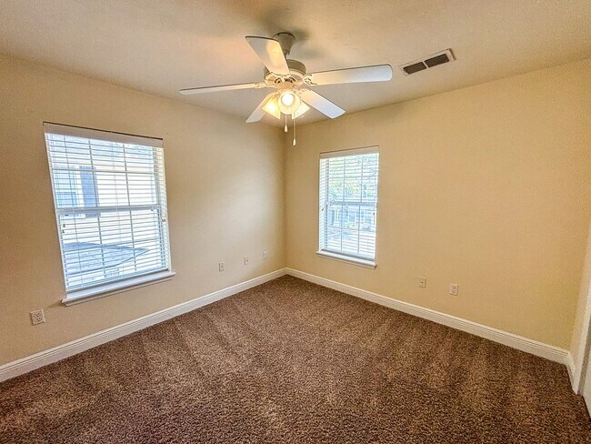 Building Photo - Chase Hollow #83 - Pet Friendly!
