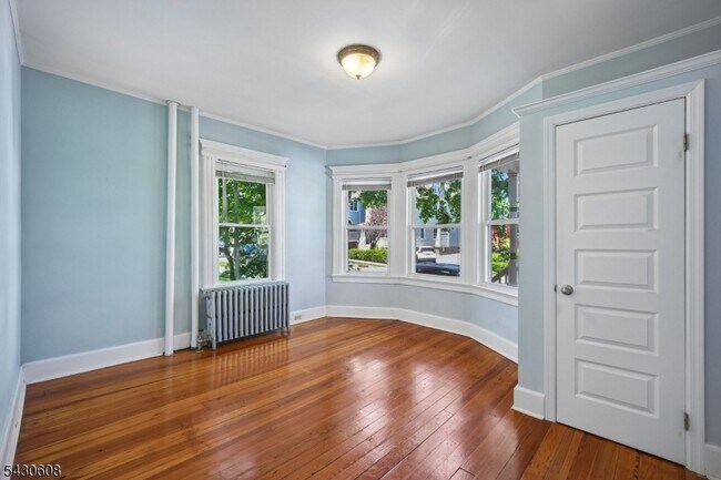 Building Photo - 76 Montague Pl