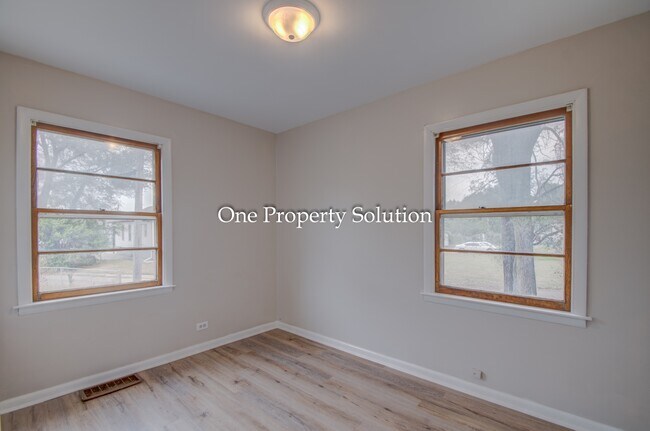 Building Photo - 1209 Logan St