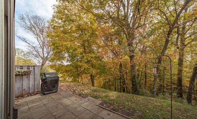 Building Photo - Knoxville 37920 - 3 bedroom, 3 bath home i...