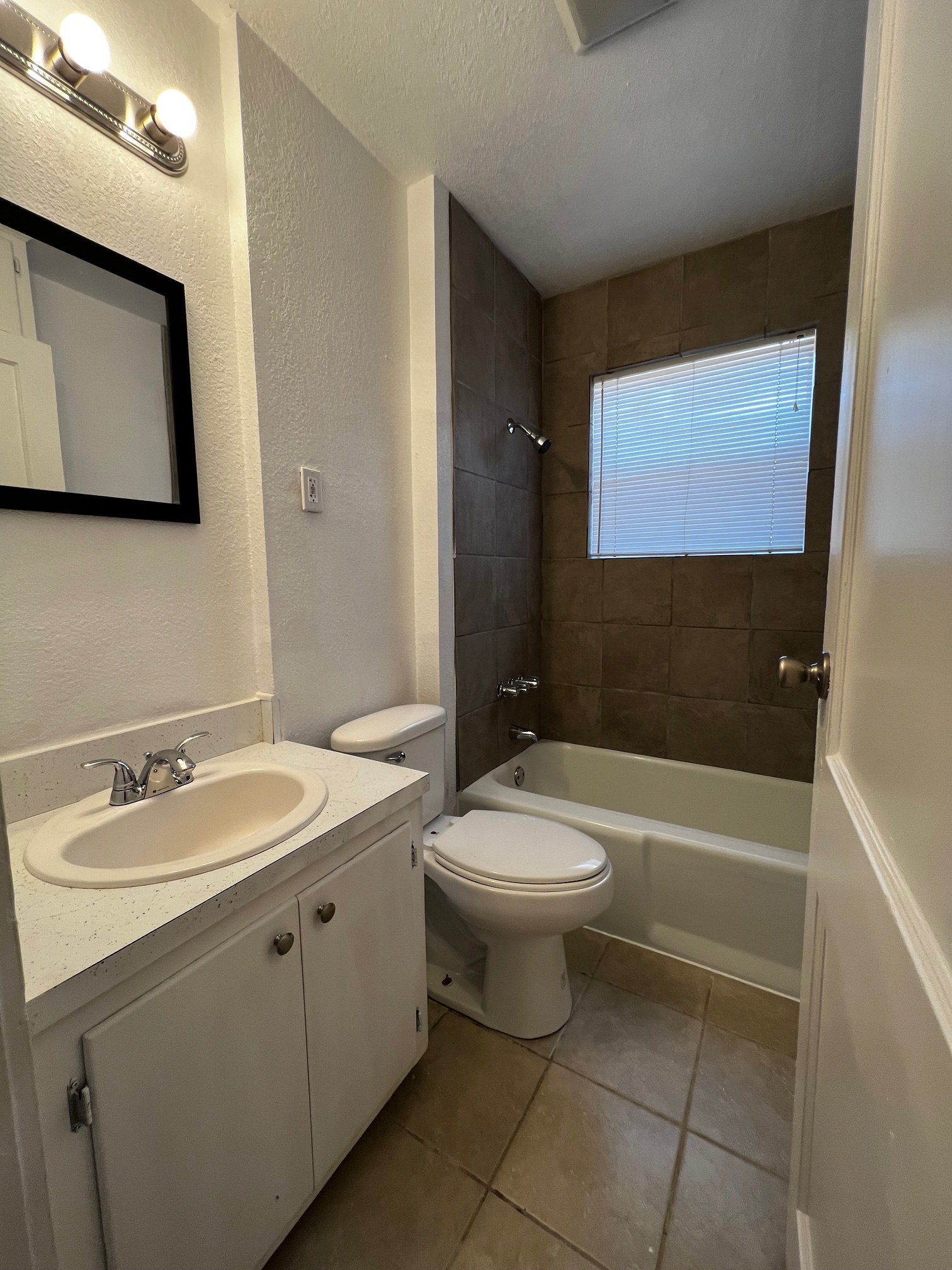 2ND BATHROOM - 405 N Avenue D
