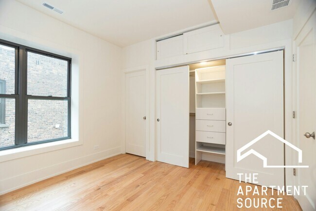 Building Photo - 652 W Gordon Terrace