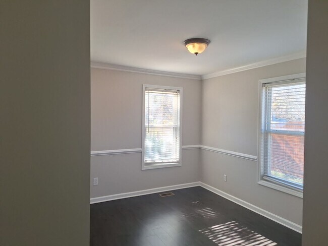 Building Photo - Fantastic Three Bedroom Home in Lexington!