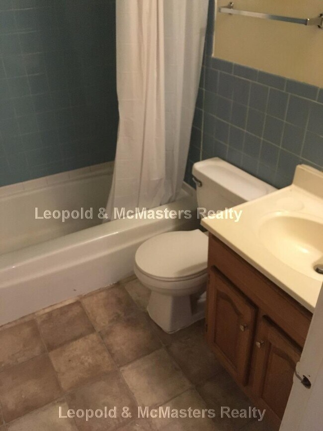 Building Photo - 181 Thorndike St