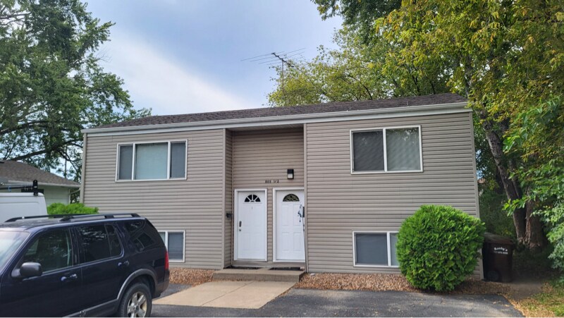 Building Photo - 805-1/2 4th Ave NE